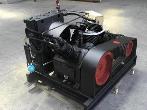 pet吹瓶空壓機(jī)漏油原因及解決辦法 pet吹瓶空壓機(jī)漏油